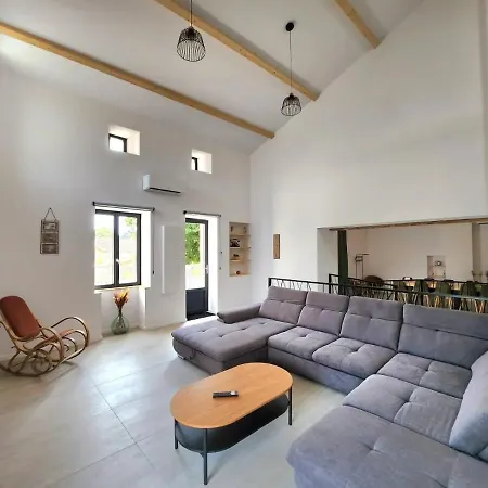Holiday home Sarl Tilina